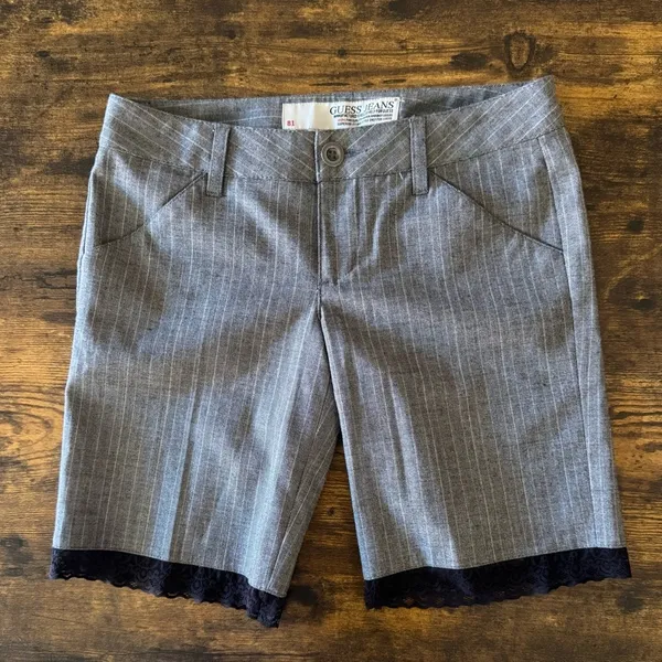 Guess Pinstripe Lace Trim Low Rise Shorts Gray Tailored Y2K Preppy Chic - Image 2