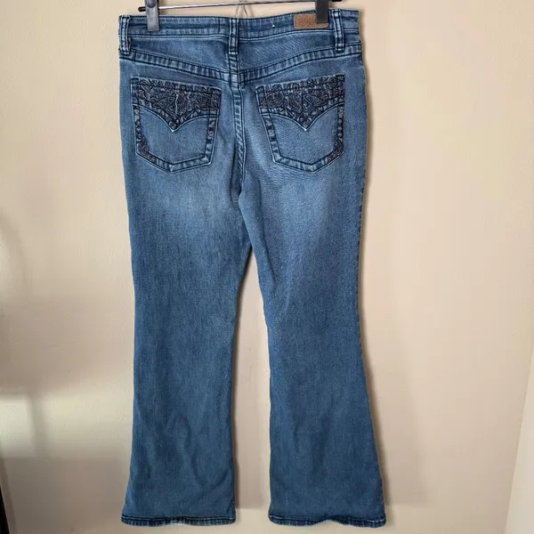 Shyanne Bootcut Flare Jeans Womens 31 Short Embroidered Pockets Western Cowgirl - Image 2