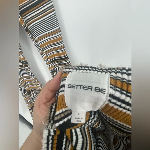 Better be, striped crop and pants, two-piece outfit,‎ sweater set size large - Image 2