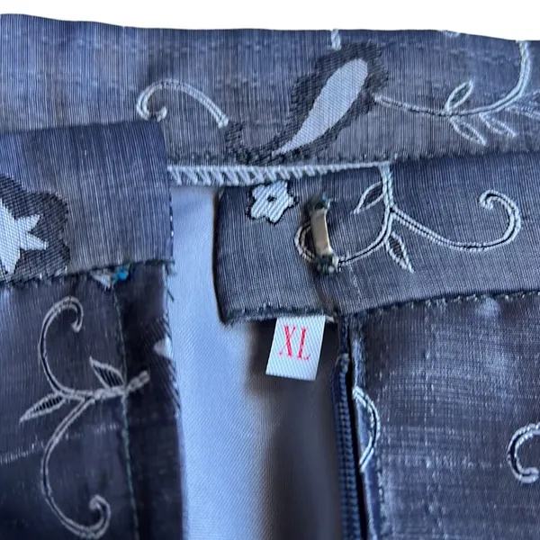 Beautiful Silver Embroidered Midi‎ Skirt Size XL - Image 8