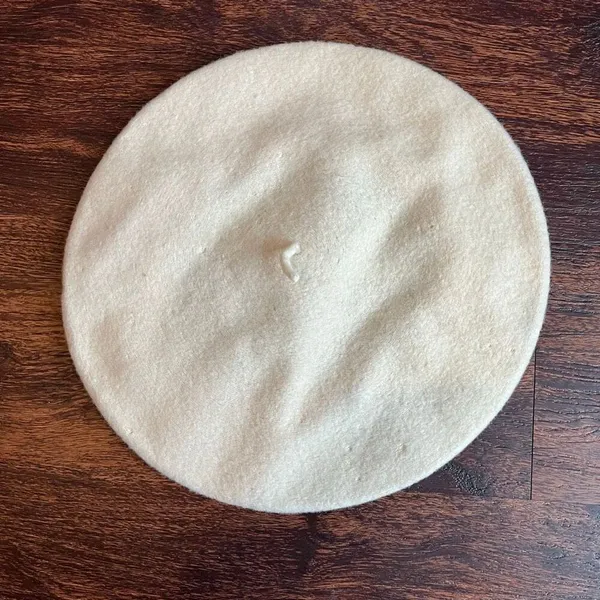 Vintage Off-White Wool Beret Hat | Classic French Style Cream Felted Winter Cap - Image 3