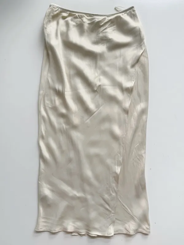 Zara Satin Effect Cream Midi Wrap Skirt size Large - Image 10