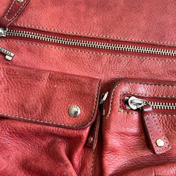 Fossil Red Pebbled Leather Multi Pocket Crossbody Messenger Travel Bag Medium - Image 2