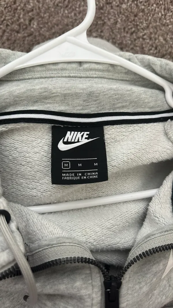 Oversized Nike Pullover Sweatshirt - Image 6