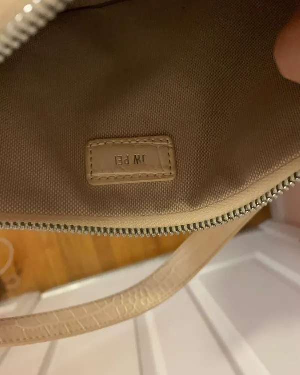 JW Pei White Crocodile shoulder Bag - Image 3