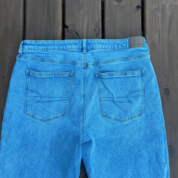 American Eagle Jeans Mom Jean Light‎ Wash Blue Denim Strigid Size 18 - Image 4