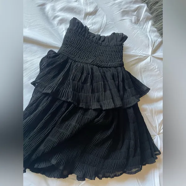 Elegant Black Ruffled Skirt - Image 4