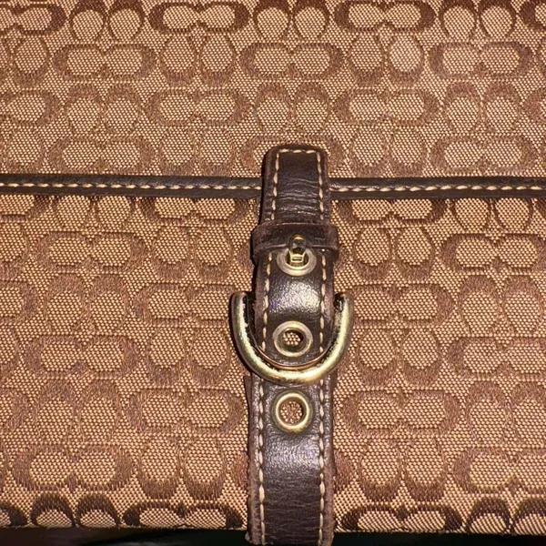 Y2K Vintage Coach Tan Monogram Snap Wallet - Image 8
