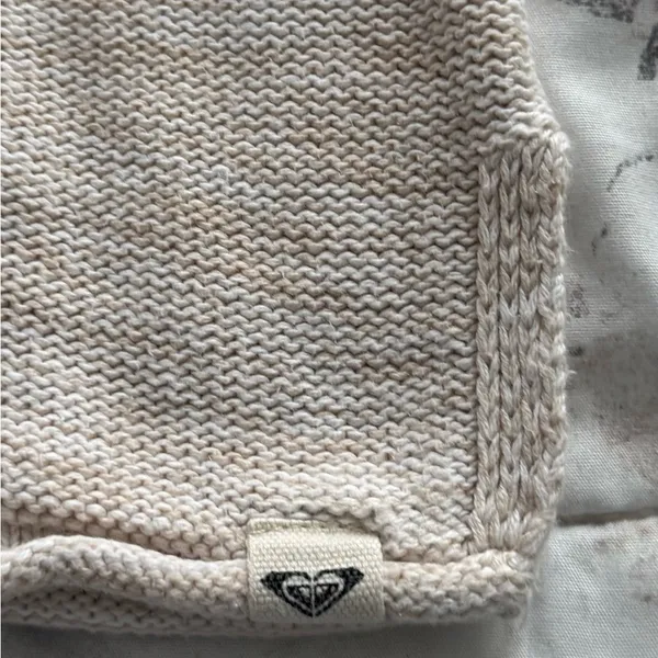 Roxy Cream cable Knit Hooded V-neck kangaroo pocket Sweater, size M outdoor - Image 11
