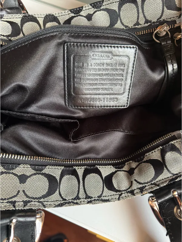 Coach Black  Grey Shoulder Bag Signature - Image 8