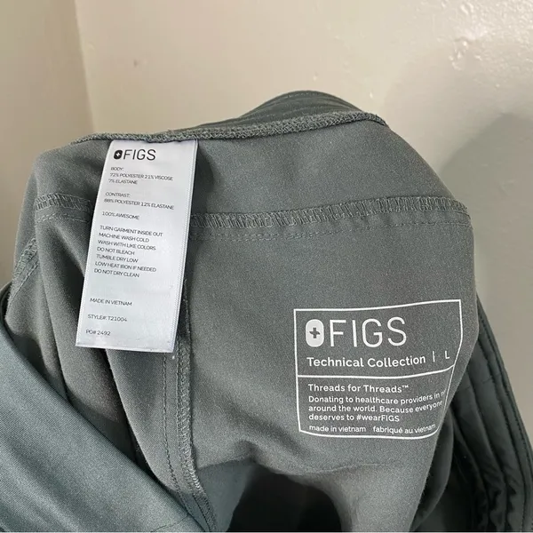 FIGS Grey Kade Cargo Scrub Pants Size Large - Image 3