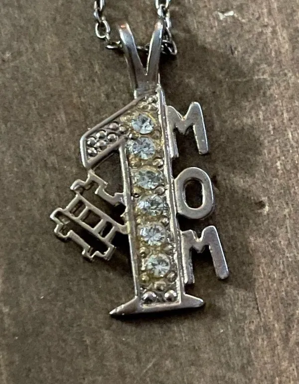 Vintage #1 Mom pendant necklace - Image 3