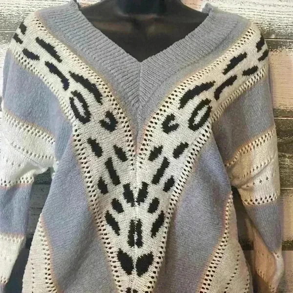 Women’s SHEIN sweater size small - Image 2