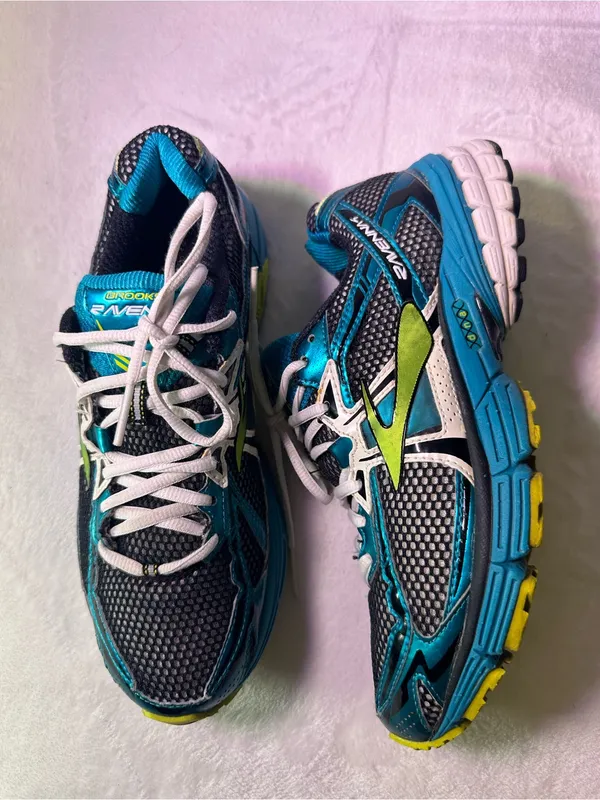 Brooks Women's Teal Black White Running Sneakers with Lime Accent - Image 6