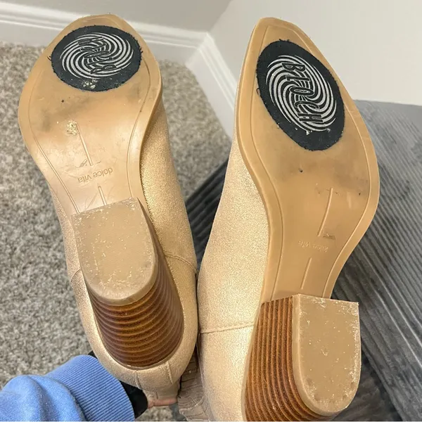 Dolce Vita Stana Western Chelsea Boots in Gold Metallic Size 9 - Image 8