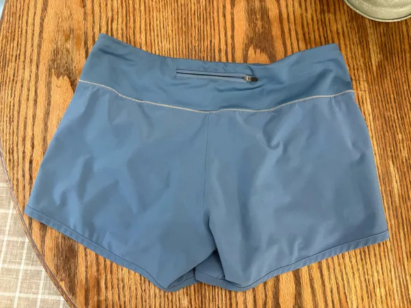 Ladies Sz med active wear shorts - Image 2