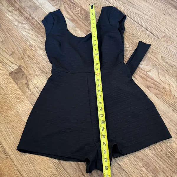 Urban Outfitters Loup Black Textured Open Back‎ Tie Romper Womens Size XS - Image 6