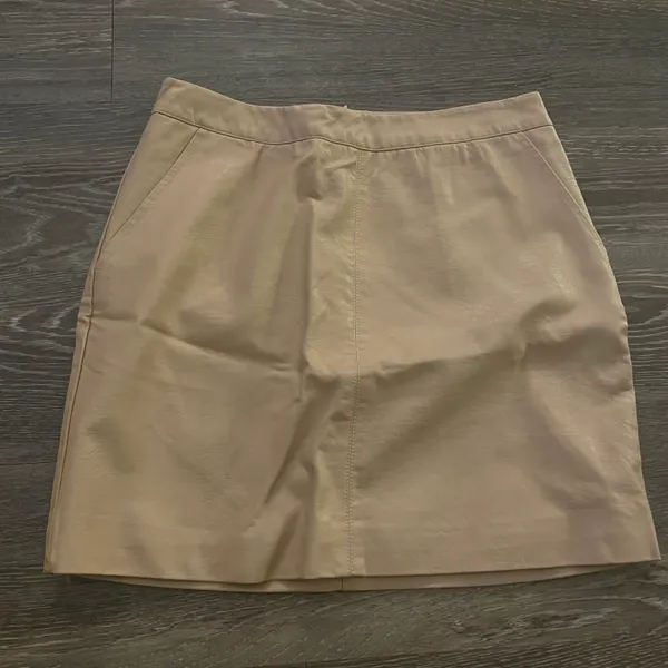 Forever21 beige Faux Leather Mini Skirt. Size Small - Image 5