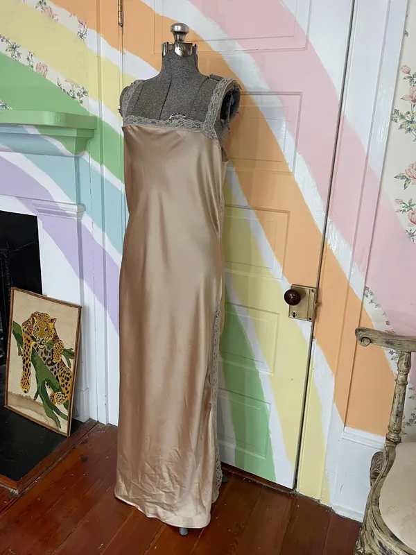 By Anthropologie Reversible Lace-Trimmed Sleep Dress Satin Gold Cutout Sz L 🧡🎀 - Image 6