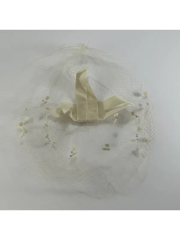 Vintage Ivory Bridal Veil with Velvet Ribbon Detail - Image 5
