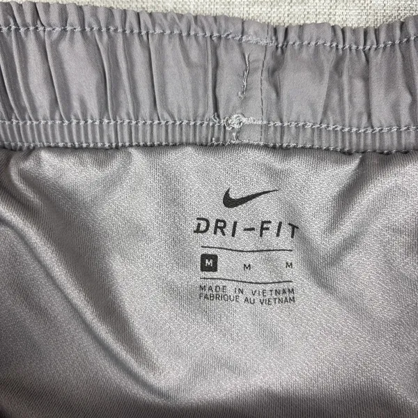 Nike Dri-FIT Running Shorts Womens M Gray 3 In Lined Athletic Pockets DB4487-067 - Image 3