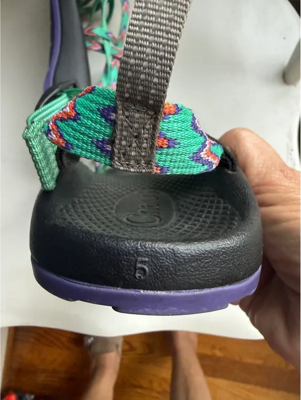 Chaco Women's Adjustable Strappy Sandals in Multi Green and Purple - Image 8