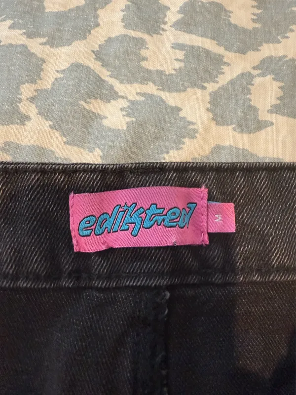 Edikted Black Jeans Low-Rise Petite - Image 2