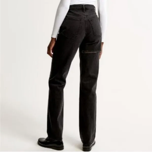 90s Straight Ultra High Rise Denim Jeans from Abercrombie & Fitch. - Image 2