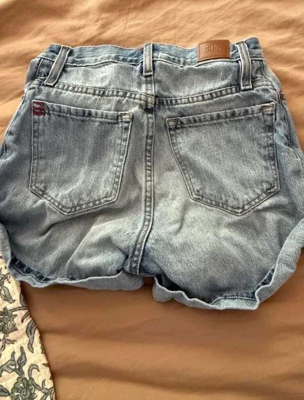 BDG Mom High-Rise Shorts Urban Outfitters - Image 3