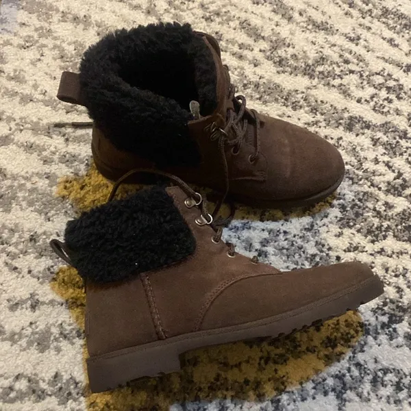 UGG Romely Heirtage Boot size US 7 - Image 8