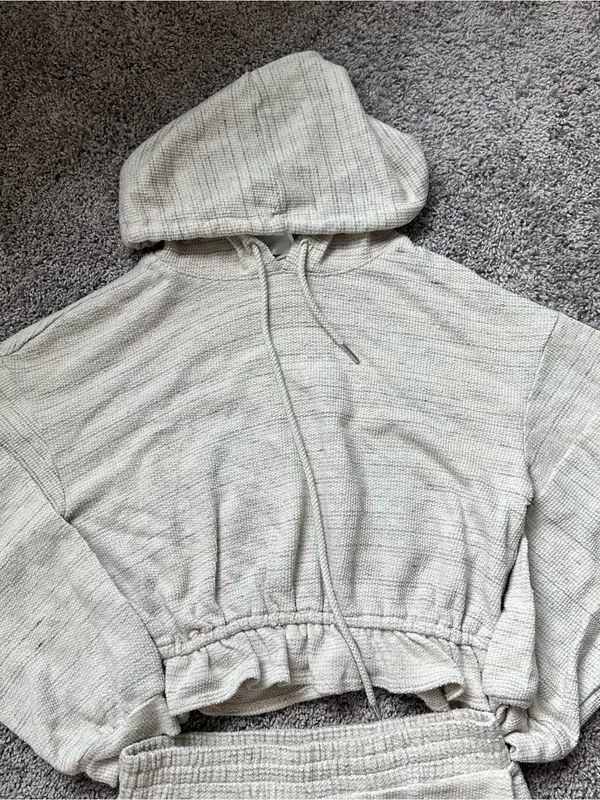 painted threads Cream Cropped Hoodie and Shorts Set - Image 4