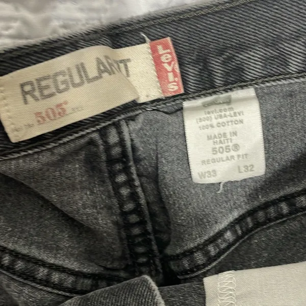 Distressed Black Levis Shorts - Image 3