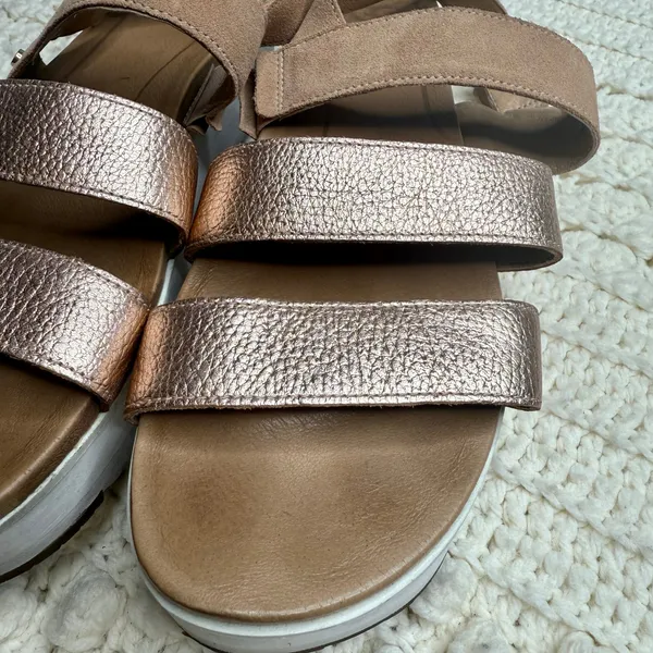 UGG Braelynn Metallic Leather Sandals Rose Gold Size 10 - Image 12