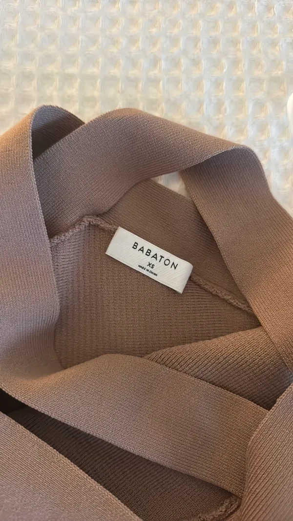Aritzia Babaton Top Sculpt Knit - Image 2