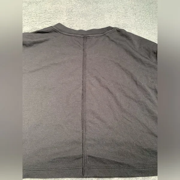 Lululemon Black Women's Crop Top - Image 8