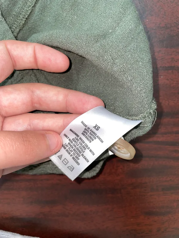 NWT  Button Front Cropped Tank Top - Image 4