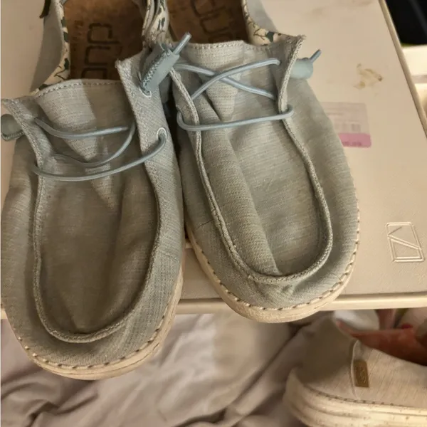 Hey Dude size 7 loafers - Image 6