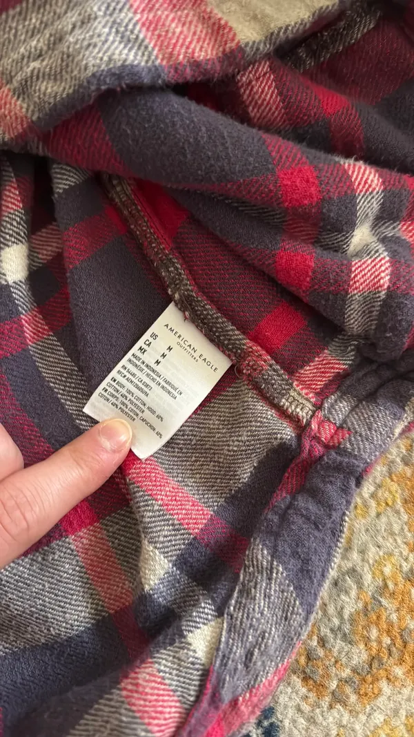 American Eagle Outfitters Flannel Cropped Hoodie - Image 3