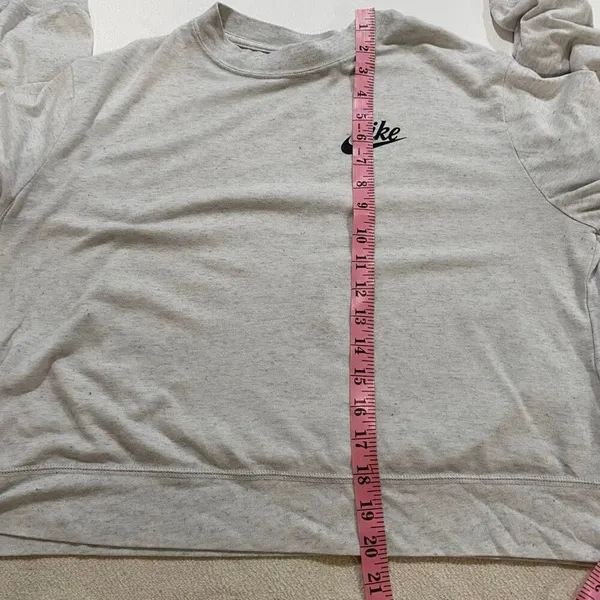 Nike Gray Cropped Crewneck Sweatshirt Women’s Small | Logo Pullover - Image 4