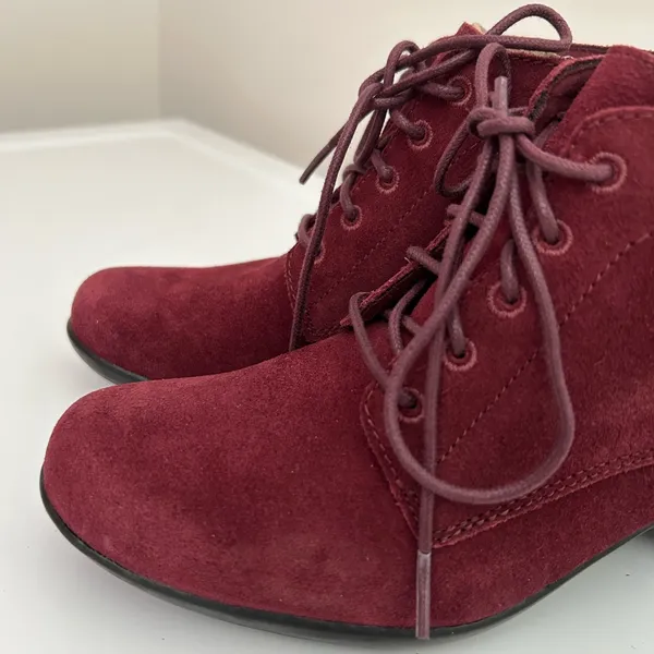 Clarks Suede Lace Up Booties Burgundy Purple Size 6 - Image 10