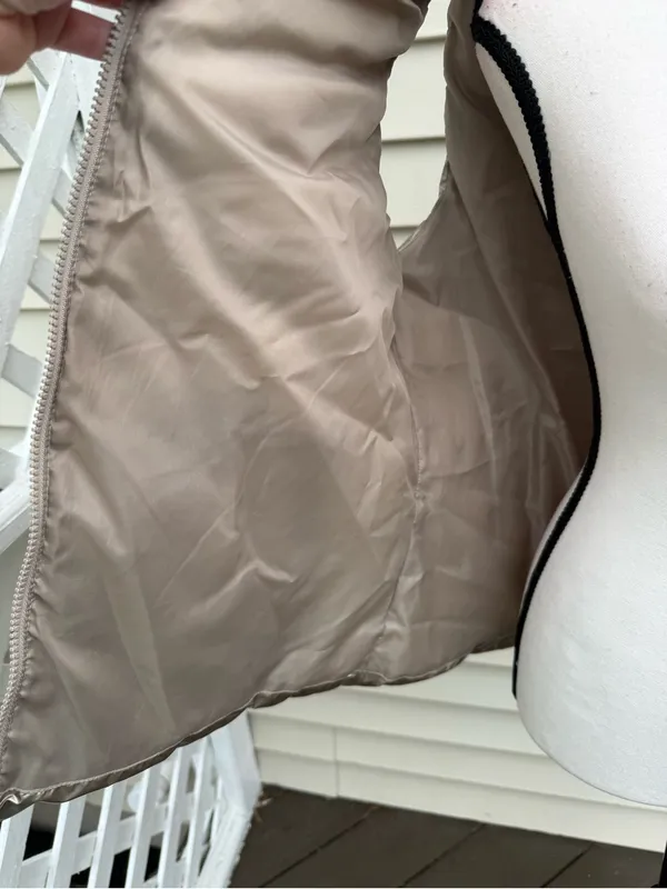 GAP | Metallic Gold Quilted Vest Size Large - Image 5