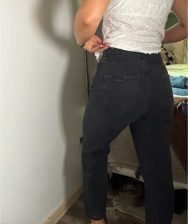 Black American Eagle Jeans Outfitters Distressed - Image 5