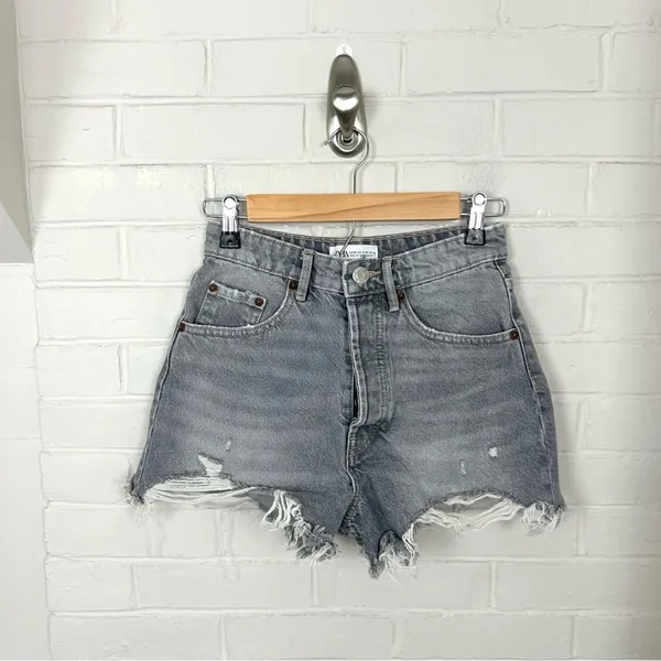 Zara Washed Grey Black Button Fly Distressed Denim Shorts Size 2 - Image 2
