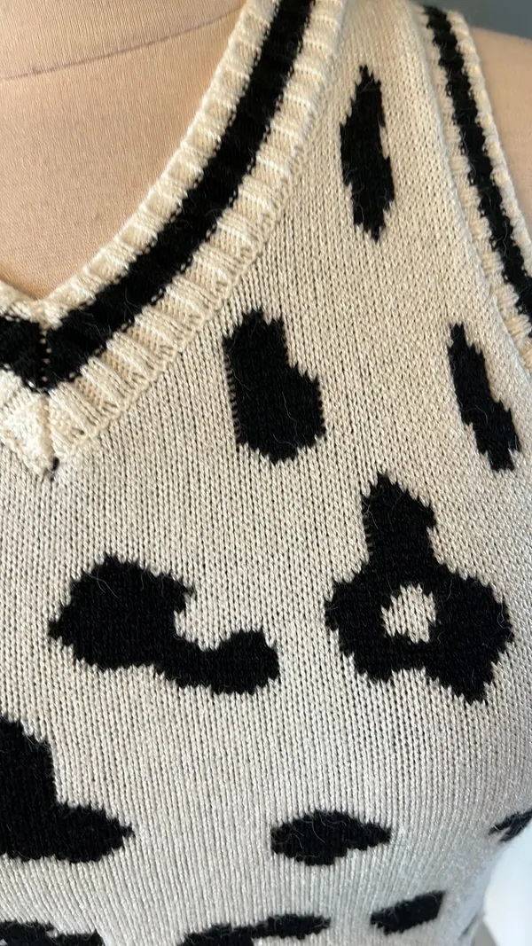 Crop Sweater White Black V Neck Lightweight Womens Small - Image 6