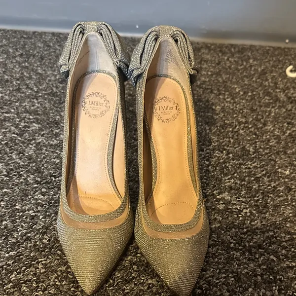 Elegant Silver Metallic Heels size 7 - Image 4