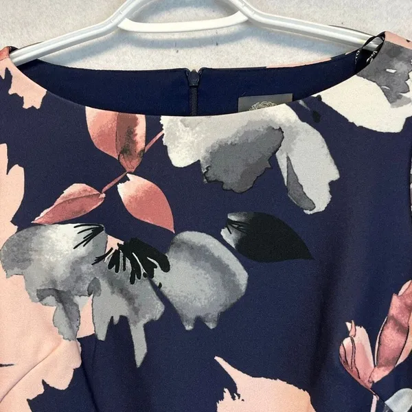 NWT VINCE CAMUTO Women’s Dress Sz 2‎ Navy Blue Floral Bell-Sleeve Shift Cocktail - Image 5