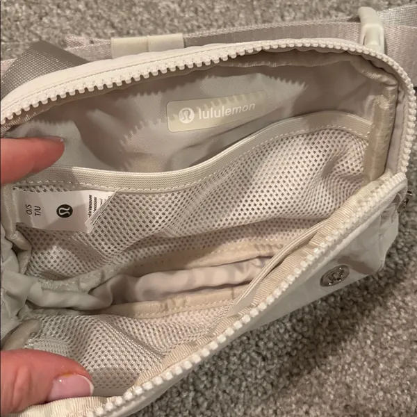 Lululemon Beltbag - Image 3