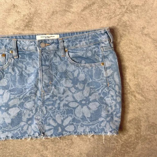 H&M‎ 90s Floral Denim Mini Skirt Frayed Hem Blue Y2K Grunge Button Fly Size 10 - Image 7