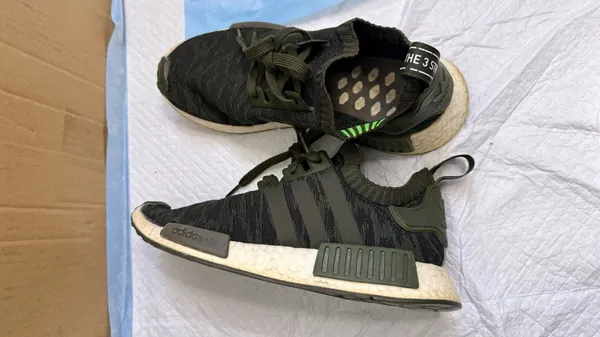 Men’s Adidas Sneakers Shoes Size 8.5 - Image 5