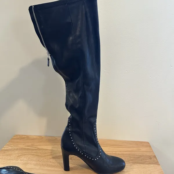 franco sarto the artists collection silver studded black boots 5.5 Sleek Chic‎ - Image 5